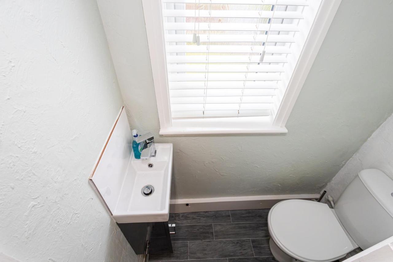 M9 Guest House マンチェスター エクステリア 写真